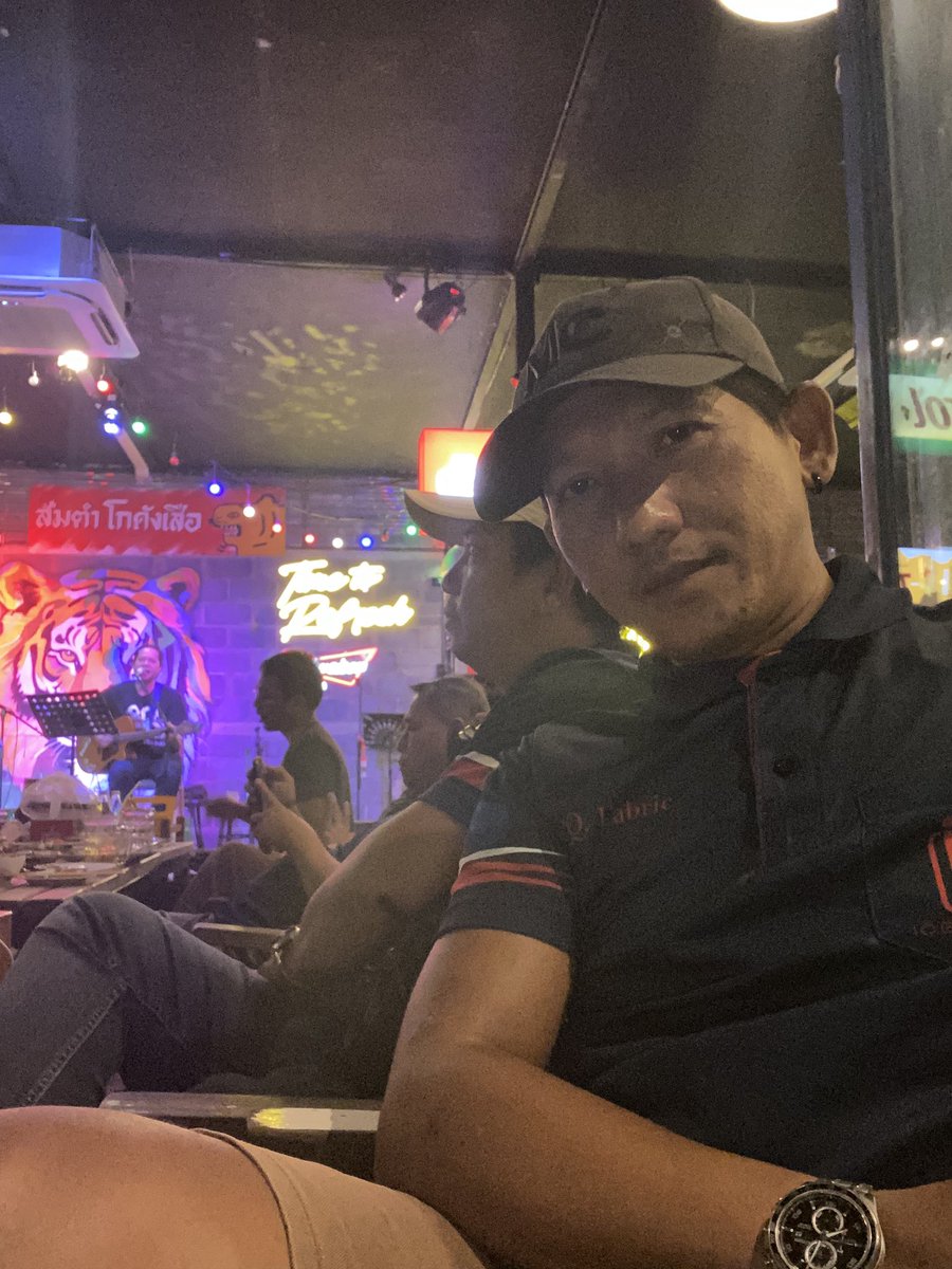 ApichaChumin's tweet photo. หลังประชุมเสร็จ กับ วันสบายๆ ในวันดีๆ 🖤 https://t.co/5NLjiBVNVz