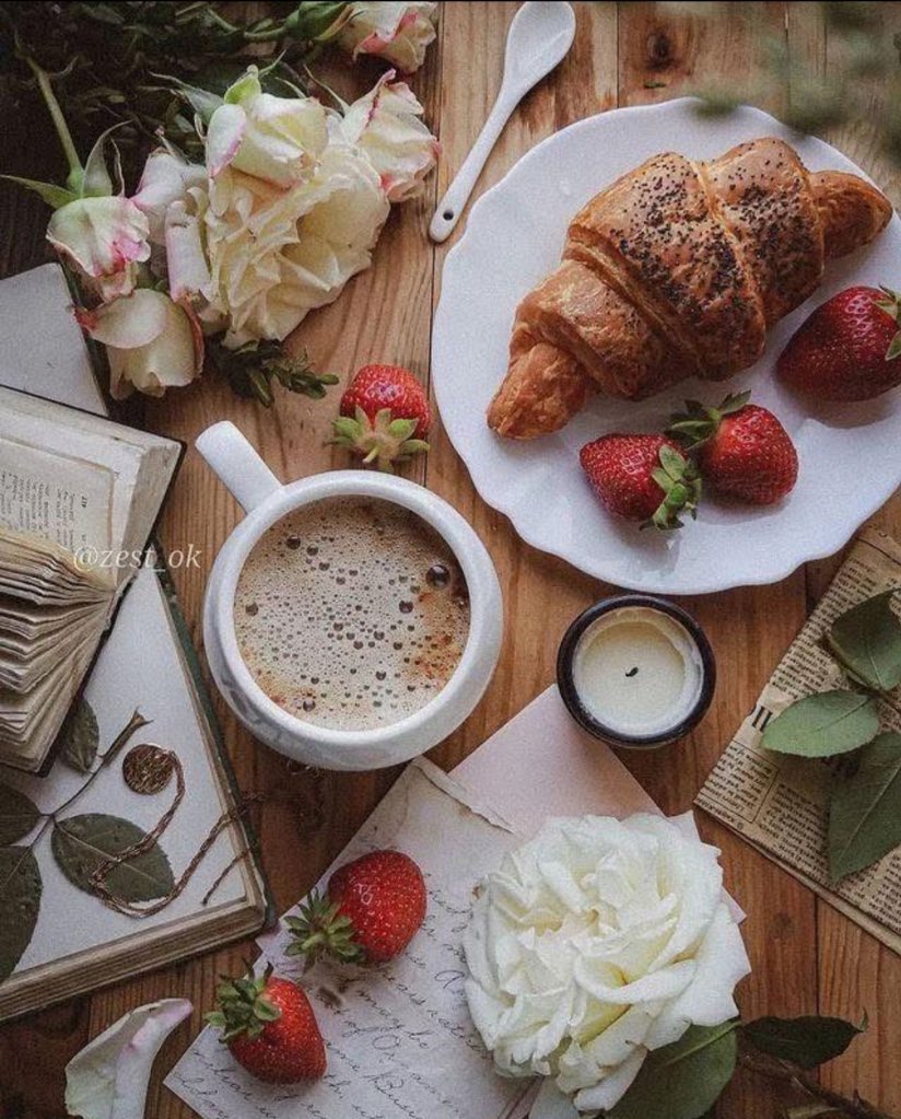 mamaruza78's tweet image. “Hay un momento para 
trazar un camino y luego 
hay un momento en el 
que te detienes y admiras 
lo hermoso que te da la 
vida.” Disfruta tu café 
 #Lunes ☕️😘
#FelizSemana 🍓💫