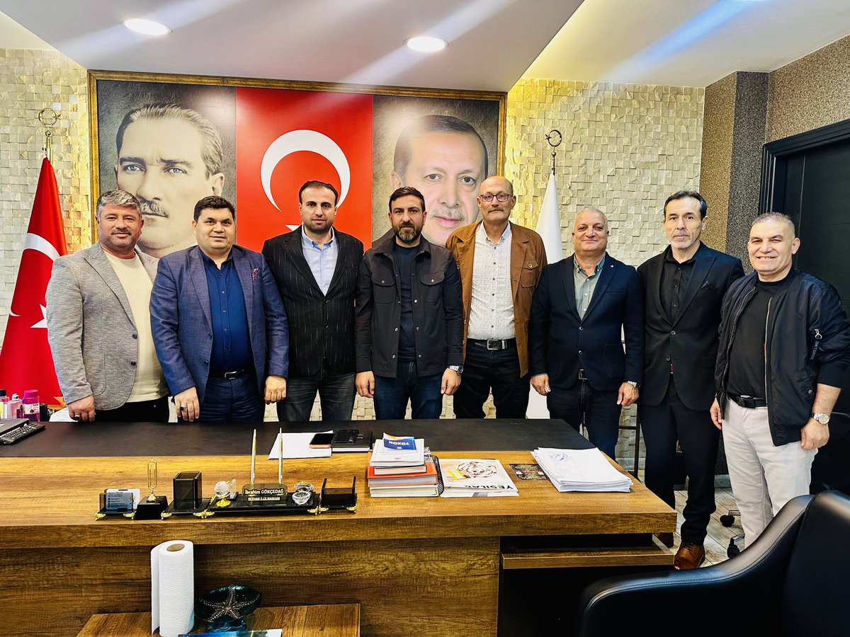 📍 AK Parti Seyhan İlçe Başkanlığı

Önceki dönem partimizde görev alan kıymetli dava arkadaşlarımız  Abdullah Özarslan’ın evladının düğün davetiyesi vesilesiyle ilçe binamızda bizleri ziyaret ettiler.

Nazik ziyaretleri için kendilerine teşekkür ediyor, bu güzel vesileyle