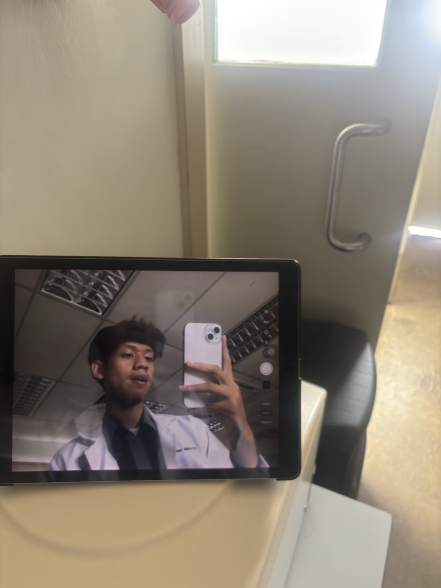 im tweet media