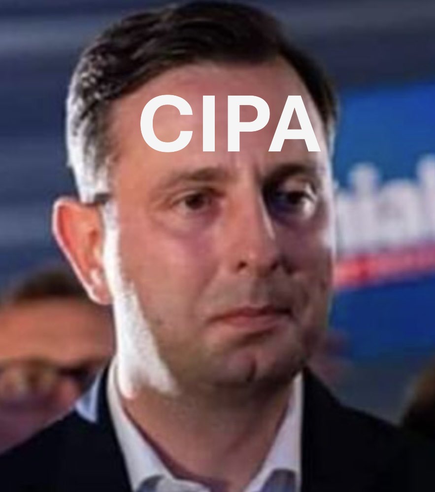 <a href="/KosiniakKamysz/">Władysław Kosiniak-Kamysz</a> Kosiniak jaki "twardziel"🤣 Podpisz ten niemiecki przekręt, a czas rozliczenia nadejdzie. Tusk ci nie pomoże.
Jeżeli chodzi o "interes państwa" to ty masz to w swoim zastraszonym tyłku. Robisz to co Tusk każe. Jesteś CIPĄ - w potocznym znaczeniu tego słowa.