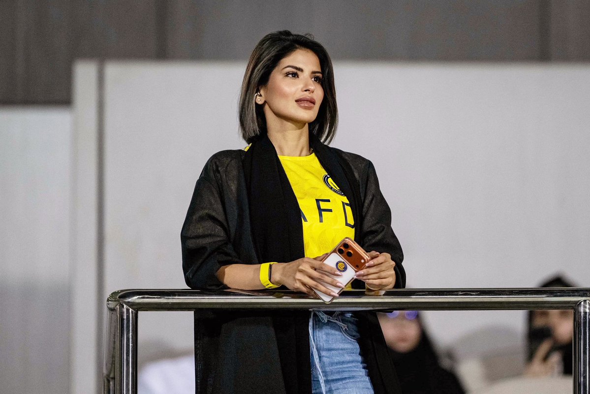 نجلاء القحطاني tweet media