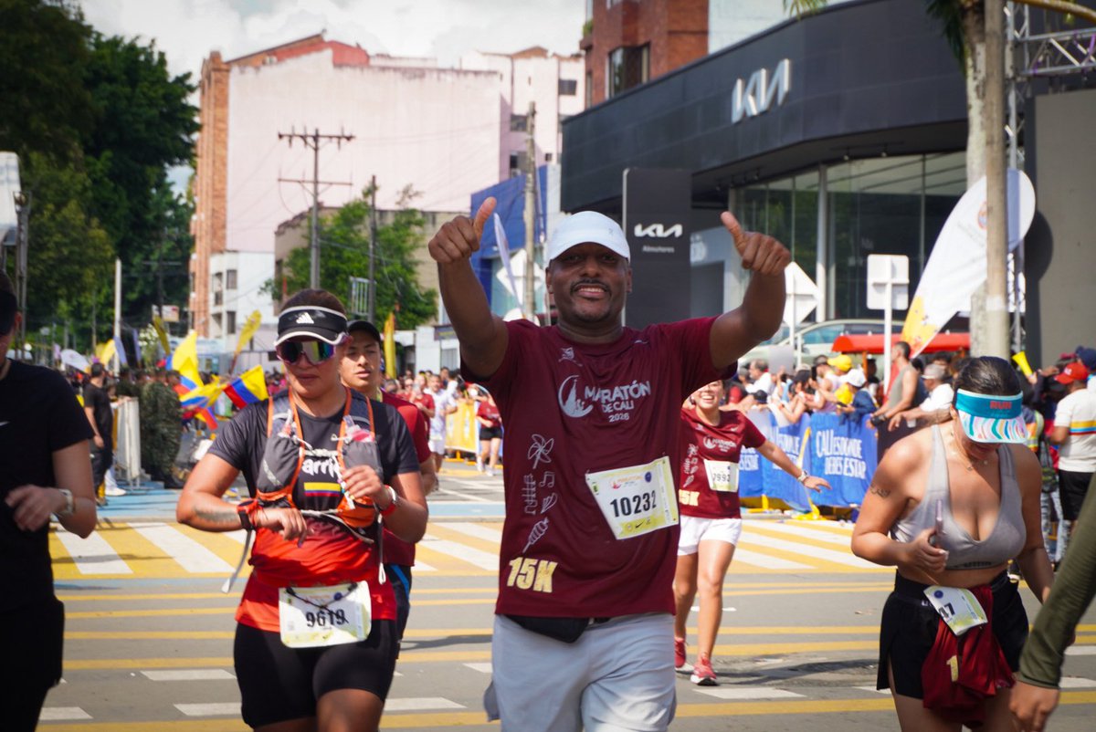 jhonjcaicedo_'s tweet photo. Sumamos otros 15K @maratondecali 

Mi Cali 💙❤️💚 la buena organización del evento, la salsa presente y las altas vibras de la gente en las calles. Que gran experiencia  👏🏾 https://t.co/IYfwrOufK1