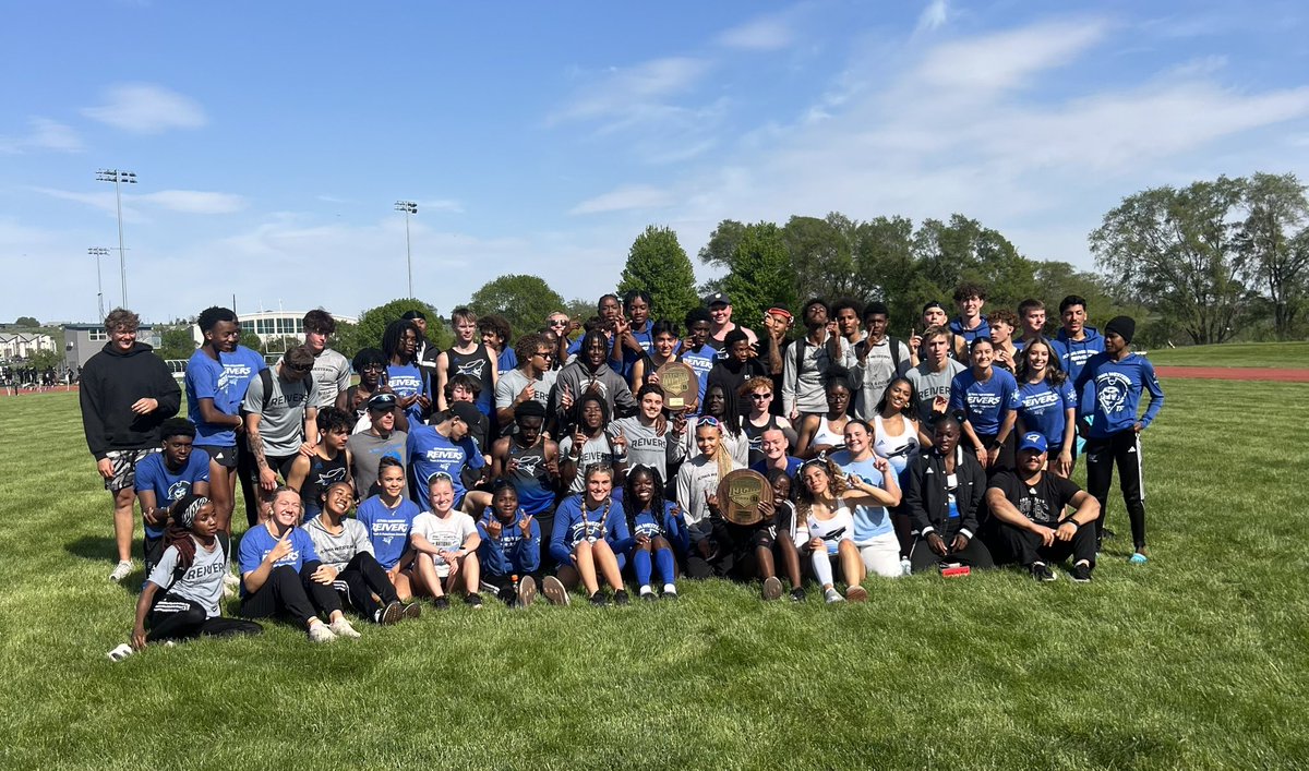 DavidBurnett02's tweet photo. 2026 Region 11 Men’s &amp; Women’s Outdoor Champions! 🏆🏆

More recap to come😎
#sailsup | #juco https://t.co/zh6LUg1OPt