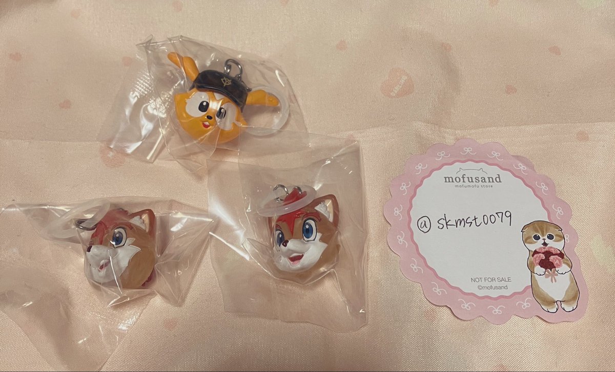 しーな tweet media