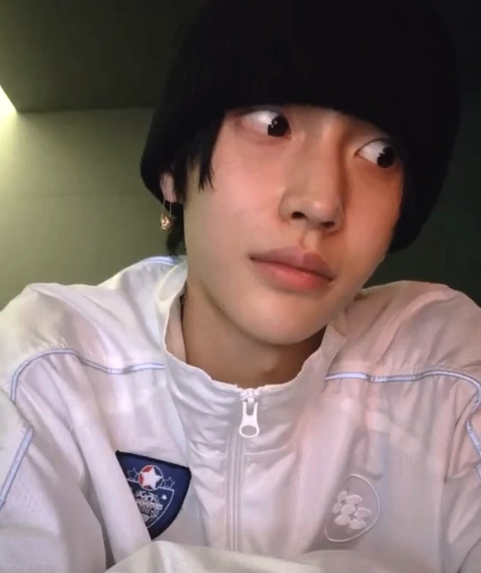 wonbin loops tweet media