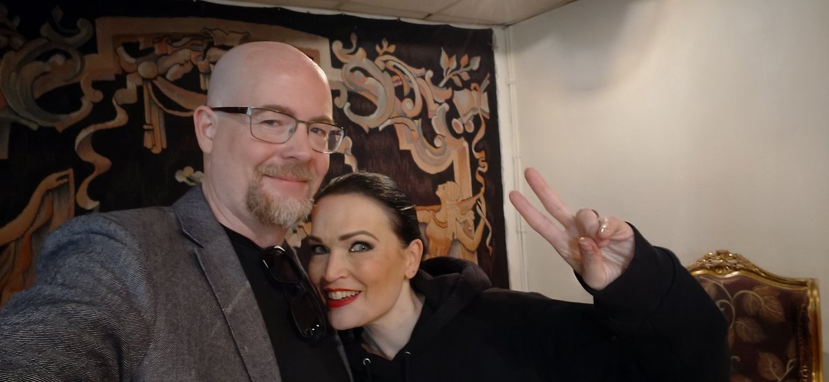 PTarcsay's tweet image. It's only May, but I already have the photo of the year. Thank you @tarjaofficial ! It was a fantastic concert! 
Still can’t believe this moment 🤯

Her voice, her presence… absolutely legendary. Grateful for this memory!

#TarjaTurunen #Metal #LiveMusic #FanMoment