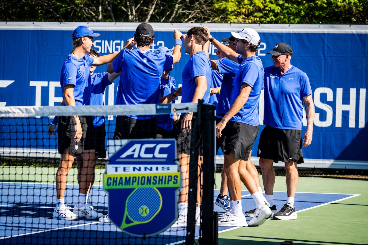 DukeMTEN's tweet photo. A lot of love for this squad 💙 😈 https://t.co/qKFoNAxMi2