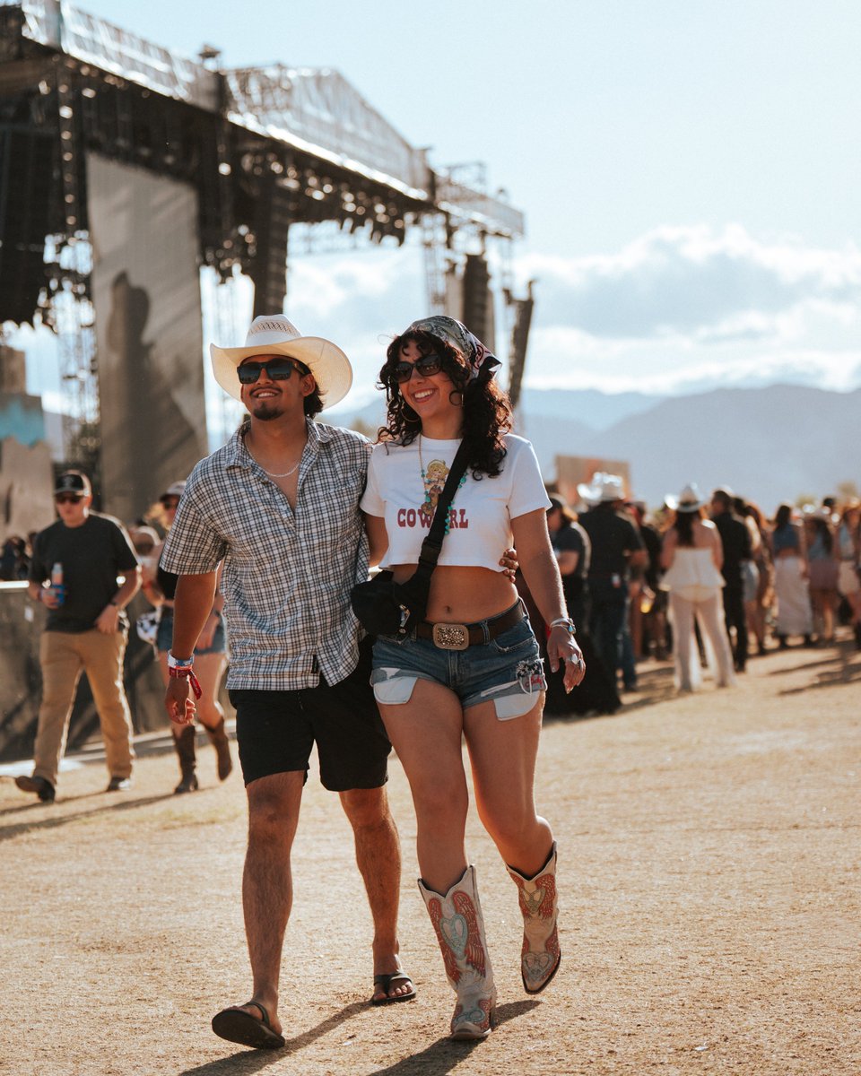 Stagecoach's tweet photo. Where the buckles shined and the boots didn’t stop https://t.co/6mrufoL0Xi