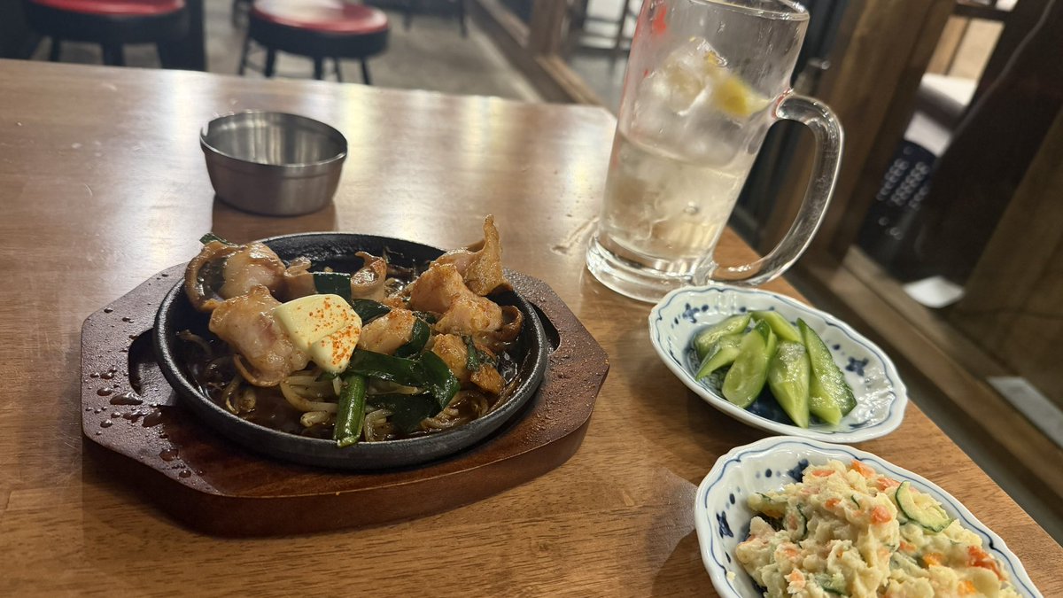 今日ちょいと引っかけて帰る
牛ホル炒め490
ハイボールはチンチロリンで無料w