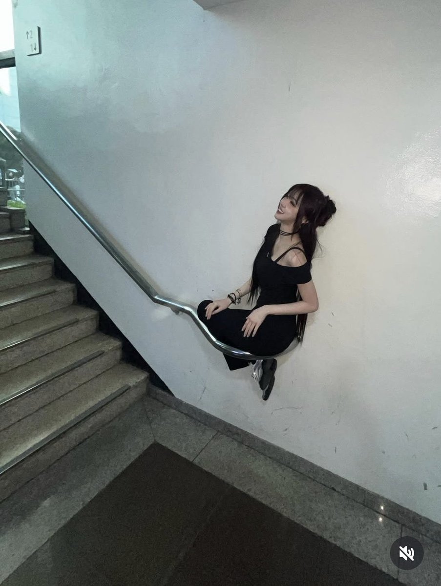 still the silly Yuju we know🤍