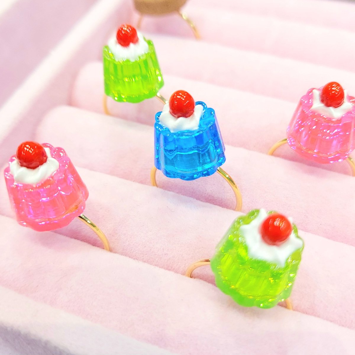 デビルズケーキ🍒5/23,24デザフェス【E-43】西館1F tweet media