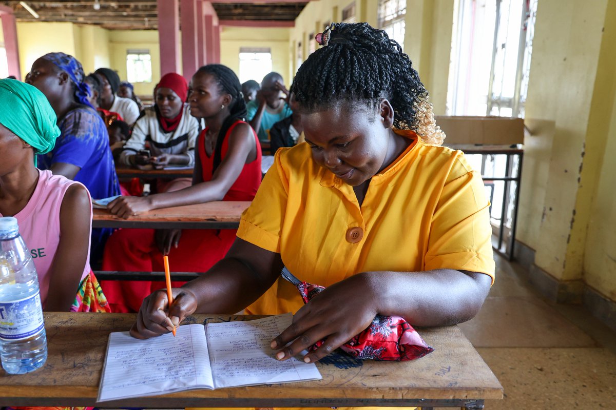 CURADOrg's tweet photo. @Heifer_Uganda @AsigmaGroup @fsme_uganda @fsduganda @Challenges_UG @ZimbaWomen @ugandainvest @narouganda @nucafeug @wituganda 3/3
“I used to struggle with record keeping… now I can track my money better,” Winnie Kiiza, 24

“I have learned to separate business money from personal use…” Jamira Barirye, 23

These reflections show growing financial discipline and stronger foundations for business growth. https://t.co/uOPAYEcN16