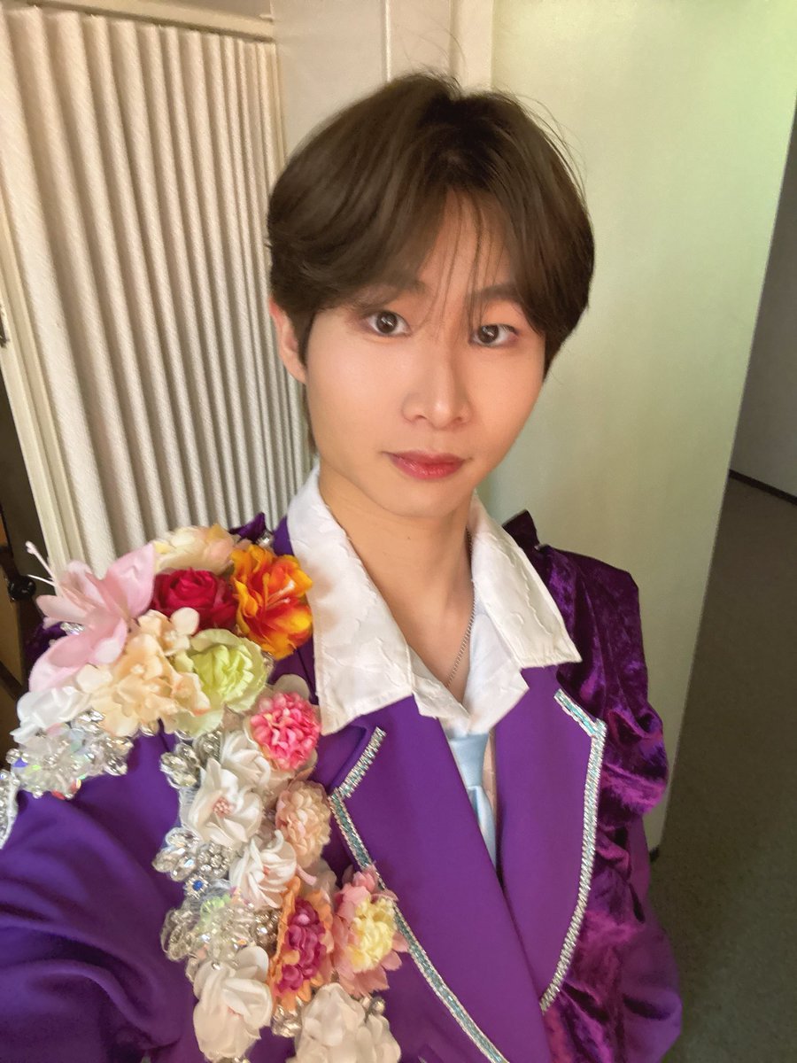 shion_supafuru's tweet photo. 『ONE FLOWER HALL TOUR2026』in愛知！
ありがとうございました！✨️

お花いっぱいに囲まれたステージ素敵だったな
たくさんの掛け声ありがとうフルファミ💜
残り5公演楽しもう·͜·

黒髪ON🖤🖤🖤 https://t.co/Jq5F9ZlIDB