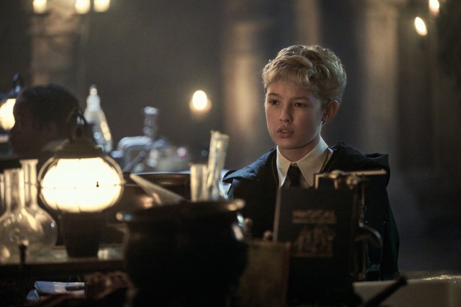 hponhbo_'s tweet image. ⚡ Lox Pratt on playing Draco Malfoy in the HBO #HarryPotter series:
"He's loved, but he's got this horrible, crippling family pressure. He's not quite who he wants to be — and he can never live up to his father's expectations." 
Tom Felton's advice to him:Steal as many props