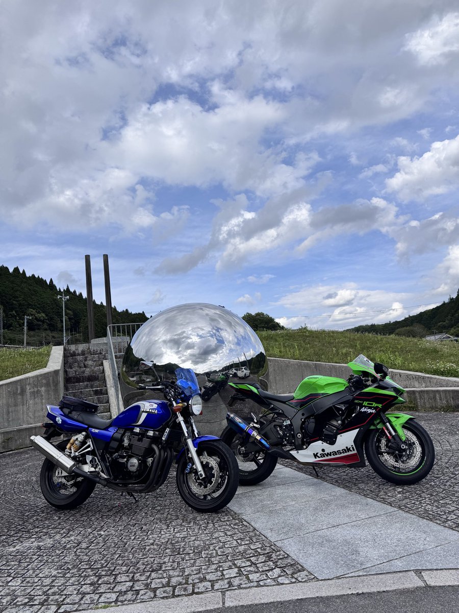 静 tweet media