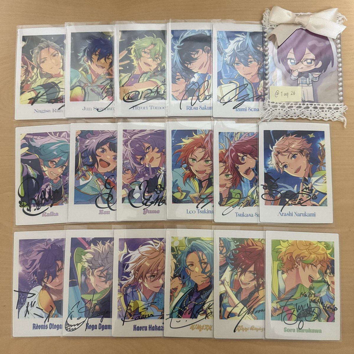1uq26's tweet photo. 【交換】あんスタ ぱしゃっつ 展示会 10周年 特典

譲：画像1-3
求：同種茨、弓弦、望見

1枚からでの交換も可能です。
お気軽にお声がけください。 https://t.co/Masv8Jsgc7