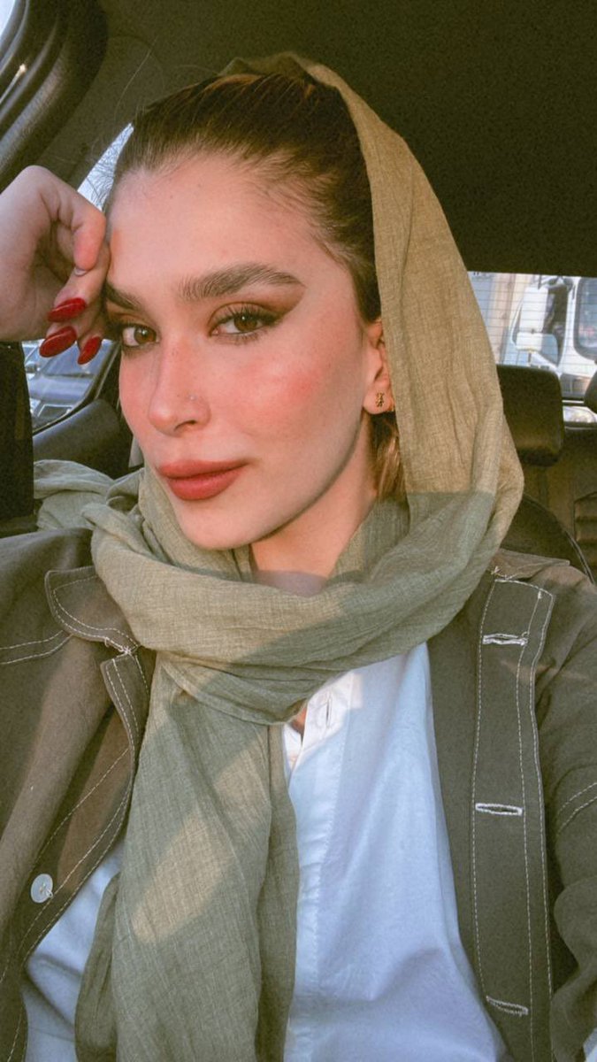 زری tweet media