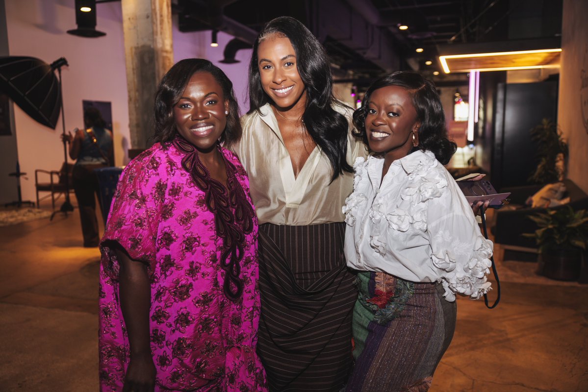 DineDiaspora's tweet photo. We are still carrying so much from this day.

Thank you to our incredible Summit host, Courtnee Futch-Brinson, all of our sponsors, partners, and attendees who are investing in this work — and in the future of Black women in this industry! 🤎 https://t.co/HLTvGdywsR