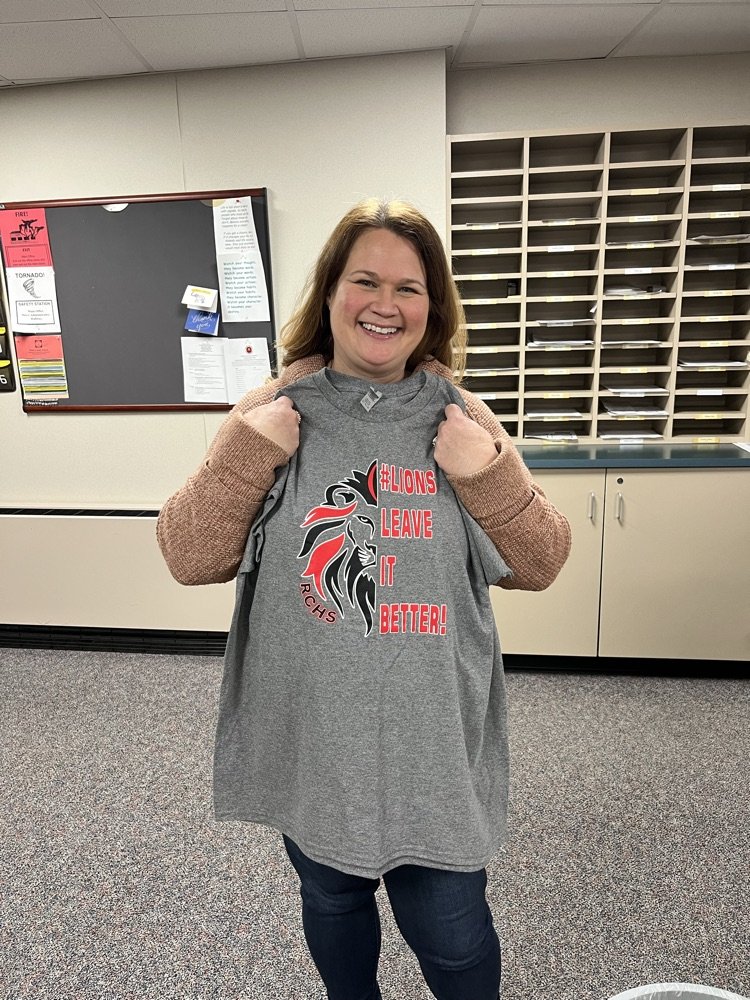 RushvilleHigh's tweet photo. Long overdue post! Thank you Katy Anderson for being a great sub in our building! We appreciate you! #LionsLeaveItBetter https://t.co/9iwci7UjA1