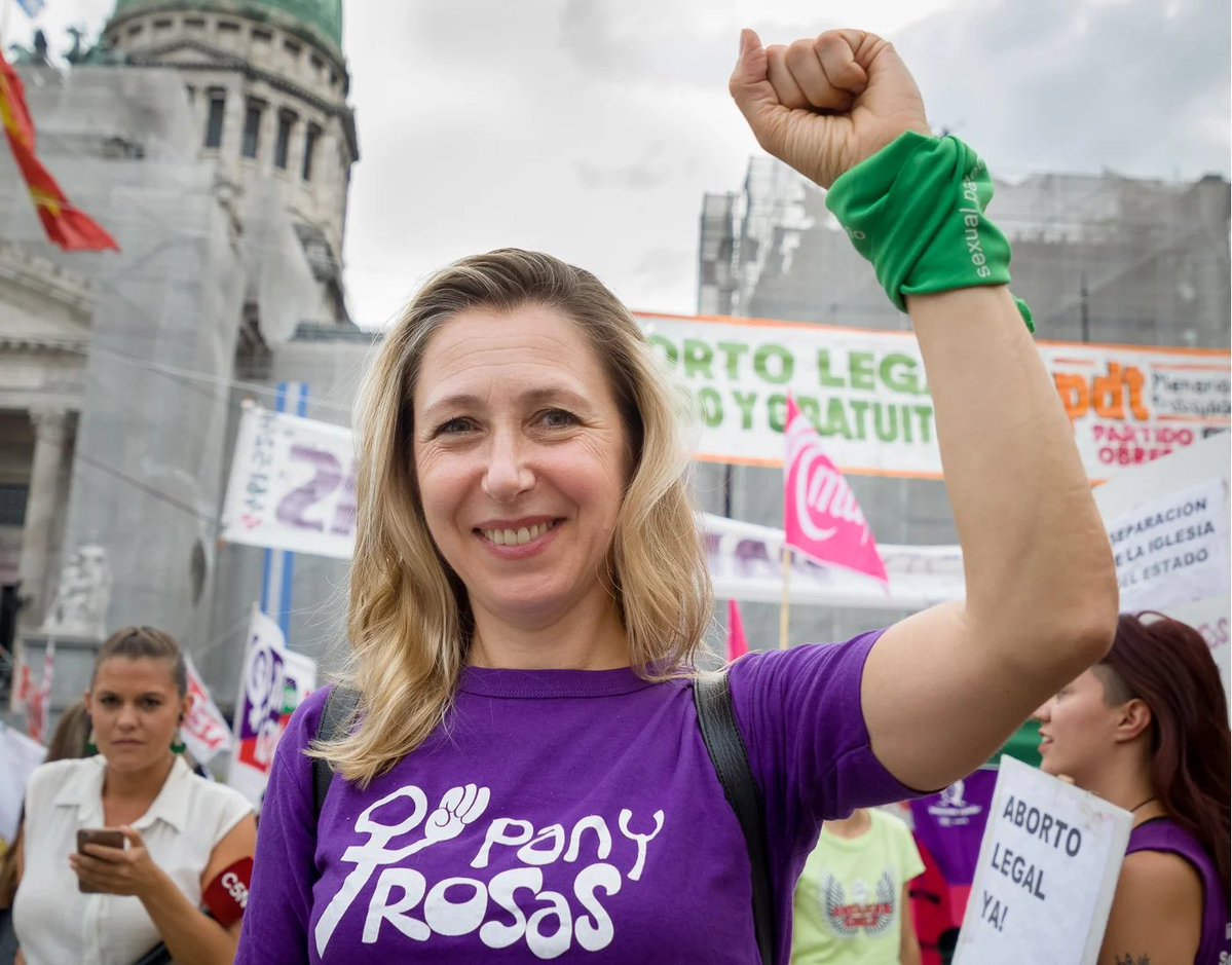 ¿En serio alguien cree que <a href="/myriambregman/">Myriam Bregman</a> es la "esperanza blanca" de la política?

Esta mujer es una chanta de aquellas. Basta recordar su complicidad con la mentira sobre el "desaparecido" Julio López, entre otras cosas.

Es un personaje oscuro como pocos