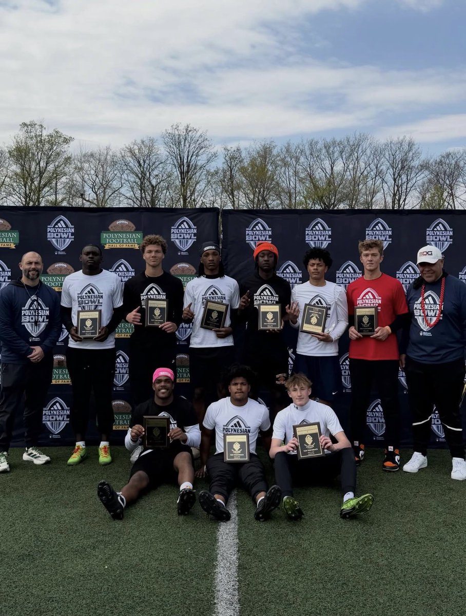 Kameron_Lowe3's tweet photo. Blessed to be the ONLY ‘29 to be awarded Top Performer @polynesiabowl Camp!!! Thank you for having me showcase my talents!! 

@AllenTrieu @ChadSimmons_
@TomLoy247 @Coach_AMarshall @GregSmithRivals @GregBiggins @TheD_Zone @MIexposure
@PrepRedzoneMI @SamWebb77 @GregSmithRivals https://t.co/huryoDiu0p