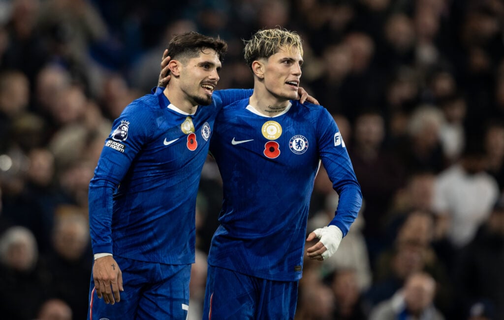 🚨 JUST IN: Pedro Neto and Alejandro Garnacho both missing with knocks. 

Not dropped. I was really hoping they got dropped 😠

(<a href="/BobbyVincentFL/">Bobby Vincent</a>) #CFC