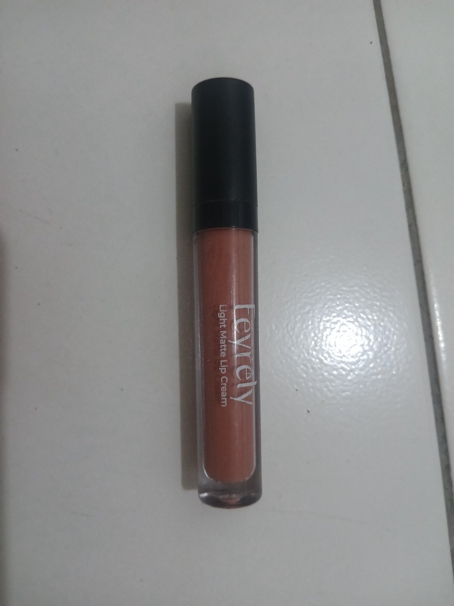eclyipses's tweet photo. WTS masker organic pinkroulette belgium 60g kurang 5 kali pemakaian, masi sisa banyak banget price 25k. lip matte feyrely shade 06 floral pink. bisa oren gratis ongkir. kalau minat dm/reply tweet ini https://t.co/eG8WWqTtqQ