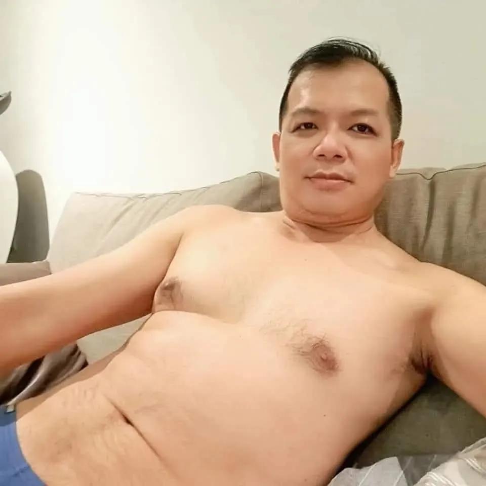 肉壯熟男 tweet media