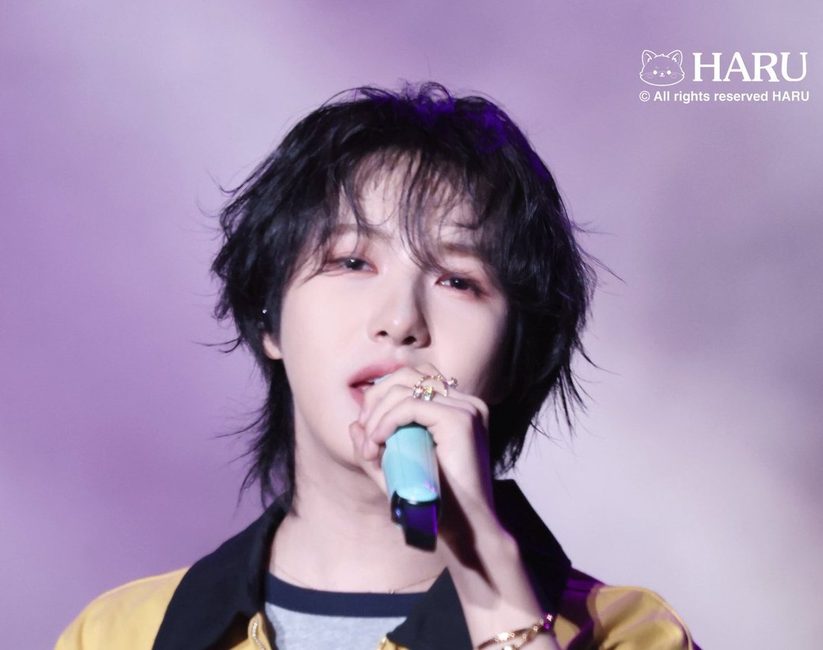 My handsome lion king, Huang #RENJUN 🦁💛
