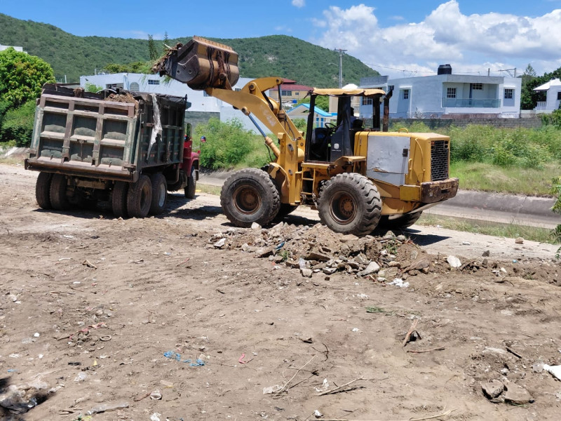 ListinDiario's tweet photo. Alcaldía de Baní interviene tramo crítico del canal Marcos A. Cabral

🔗https://t.co/IYWJ2SvVLZ

#ListínDiario https://t.co/WmBvqb447K