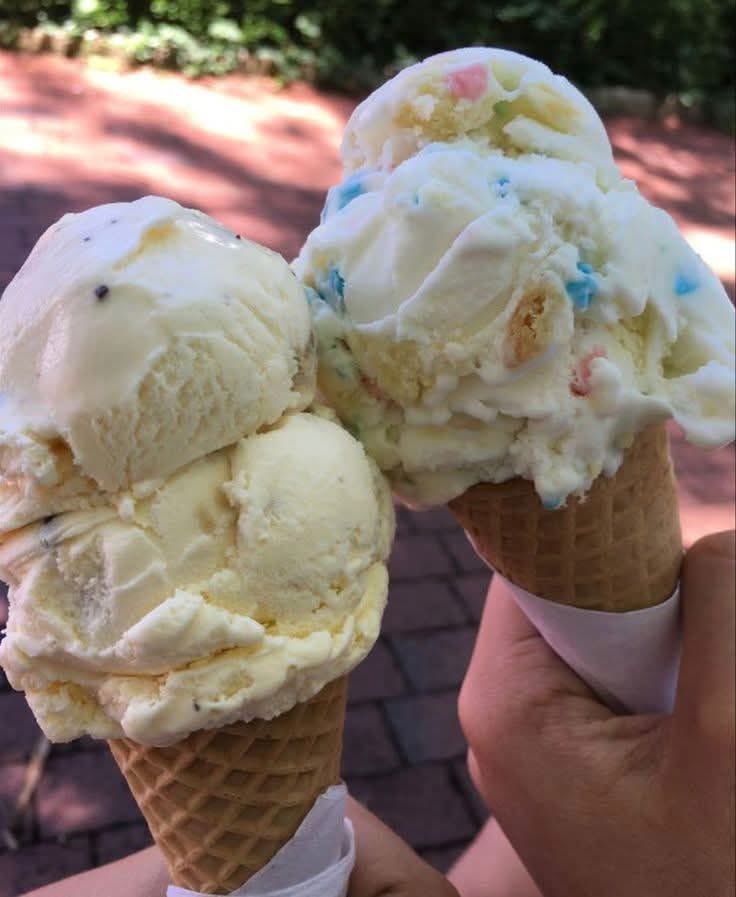 Ice-cream date💗