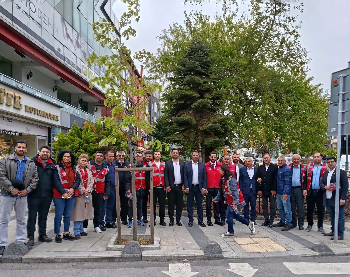 eyilmaz34's tweet image. Genel Başkanımız Sayın Özgür Özel’in öncülüğünde, 81 ilde eş zamanlı olarak başlatılan saha çalışmaları kapsamında CHP örgütleri olarak sahaya indik.

İlçe yöneticilerimiz, gençlik kollarımız ve örgütümüzle birlikte Sancaktepe’de esnafımızı ziyaret ettik. #chp #sancaktepe