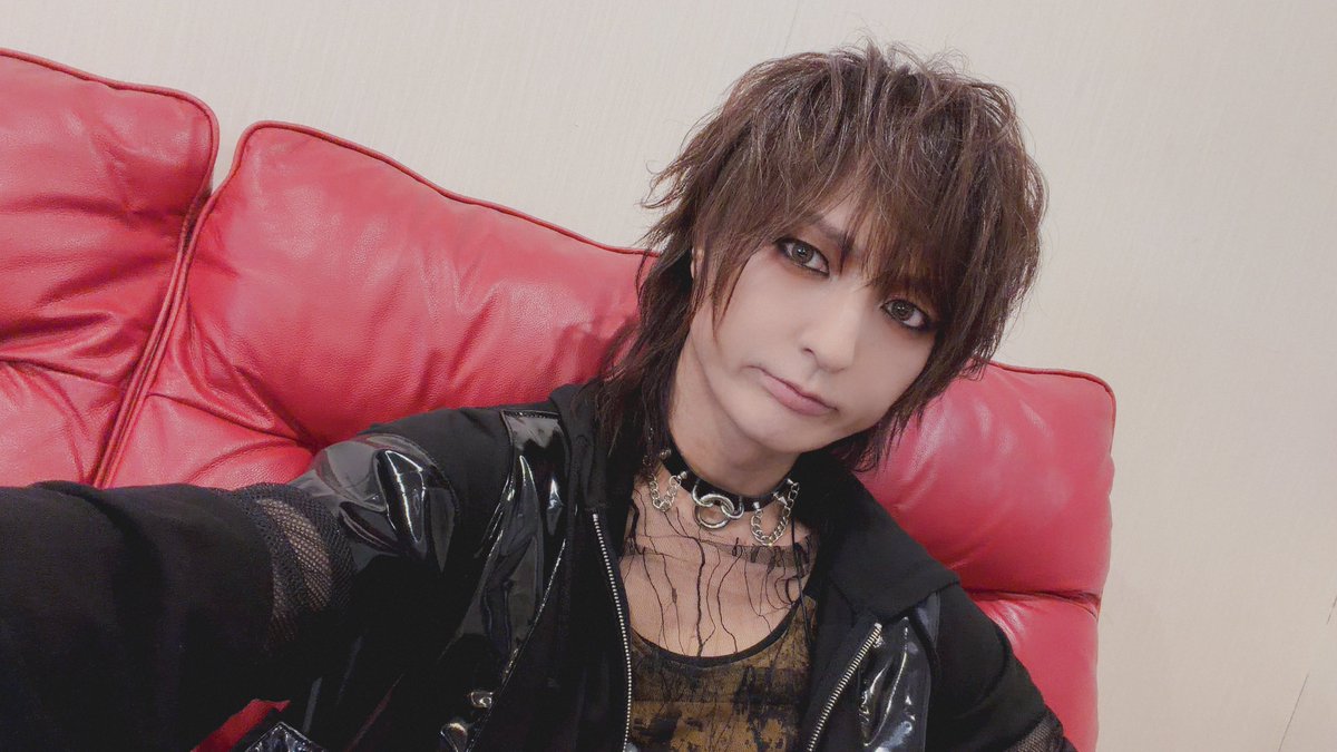 燿 / YO😼 tweet media
