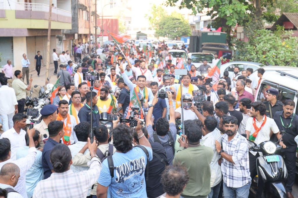 DrPramodPSawant's tweet photo. 📍BJP HQ, Panaji

Joined @BJP4Goa karyakartas along with BJP Goa President Shri @DamuNaik to extend heartfelt congratulations to Hon’ble Prime Minister Shri @narendramodi ji, @BJP4India National President Shri @NitinNabin ji, and the dedicated karyakartas of West Bengal, Assam, Puducherry, Kerala, and Tamil Nadu for the resounding victory and expanded presence.

Expressed sincere gratitude to the people for their trust in the Bharatiya Janata Party-NDA and its vision of Antyodaya, guided by Sabka Saath, Sabka Vikas, Sabka Vishwas, Sabka Prayas.

This mandate reaffirms our collective commitment to work tirelessly towards building a strong and Viksit Bharat.