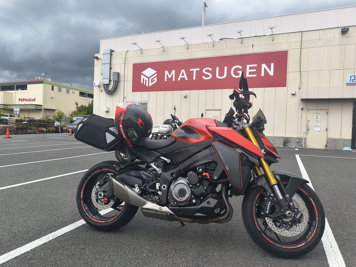 koooaaa's tweet photo. やっと、雨止んでバイク乗るぞ
　で
バイク走り出したら…
雲行き怪しくやるし…
　なんて、GWだぁ😅 https://t.co/BSJTLC9VOJ