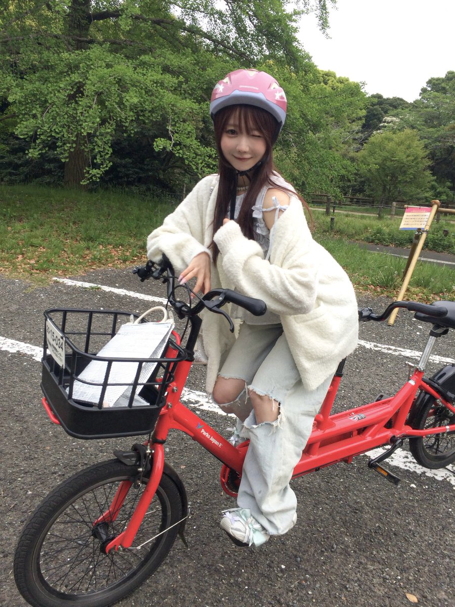 ともがみ tweet media
