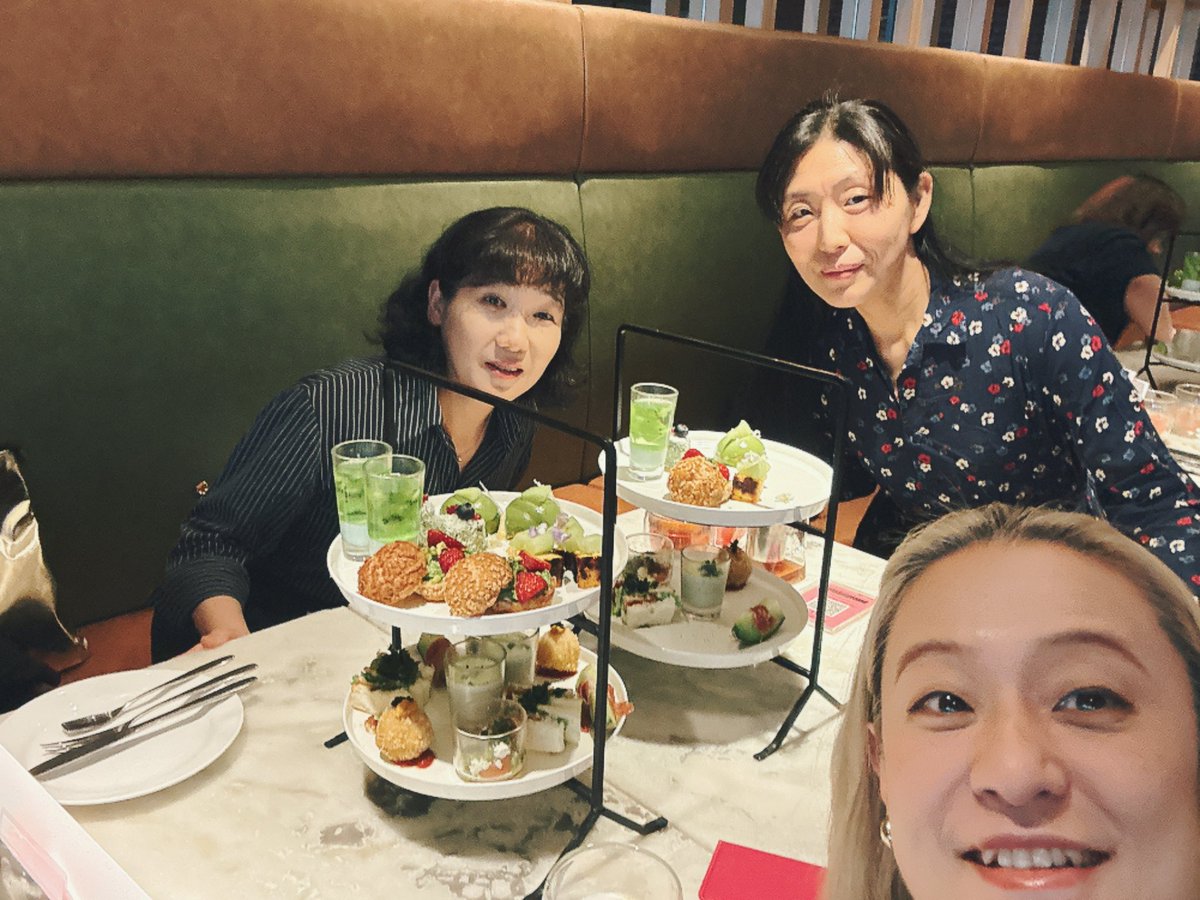 WabisabiSisters's tweet photo. 昨日、向田倫子さんと池下敦子さんとアフタヌーンティーに行ってまいりました���️
大好きな人達と楽しいひと時✨️
良い一日でした🎶 https://t.co/RdHAqOJoMg