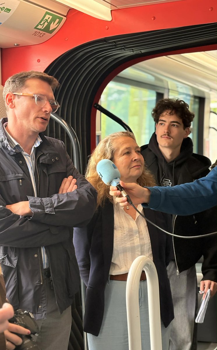 JoyauNicolas's tweet photo. L’#OpenPaiement arrive sur le réseau @TwistoCaen !
Payer en carte bancaire sans contact au valideur d’un bus ou d’un tram : un levier d’attractivité des transports en commun ; pour en faciliter l’accès pour les habitants et les touristes sur @Caenlamer.
#Mobilités #Caenlamer https://t.co/iJO9EUVdG9
