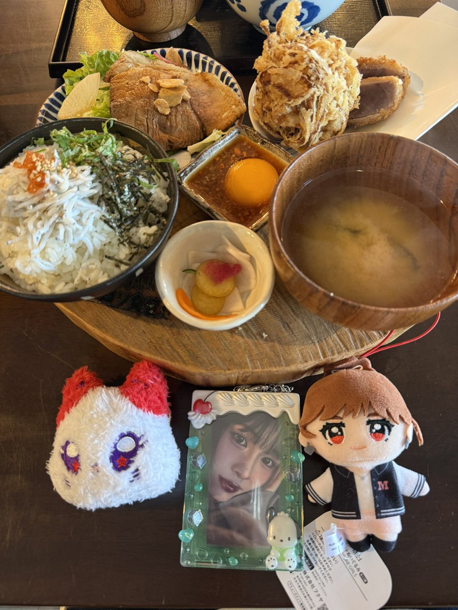 ranchansuki_70's tweet photo. 蘭ちゃんが2年前くらいに行ってた鎌倉の聖地巡礼〜🚃❤️‍🔥
食堂めちゃめちゃ美味しかったし、ずっと行きたかったから幸せ💞
あとは、9090＆WIND AND SEA の聖地巡礼〜❤️‍🔥
 #ranranmail  ❤️‍🔥 #石井蘭 https://t.co/Jf2T4QOGzZ