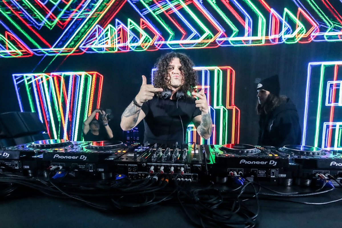 DVBBS tweet media