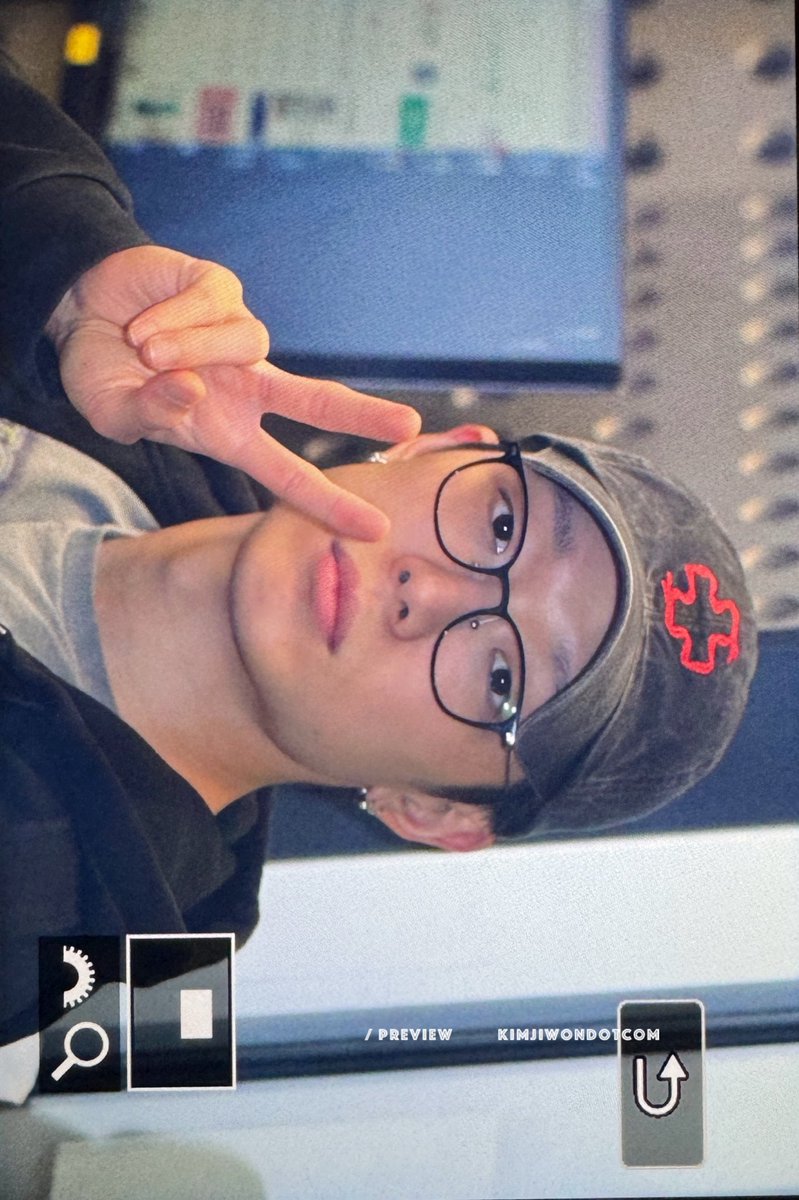 김지원닷컴 tweet media