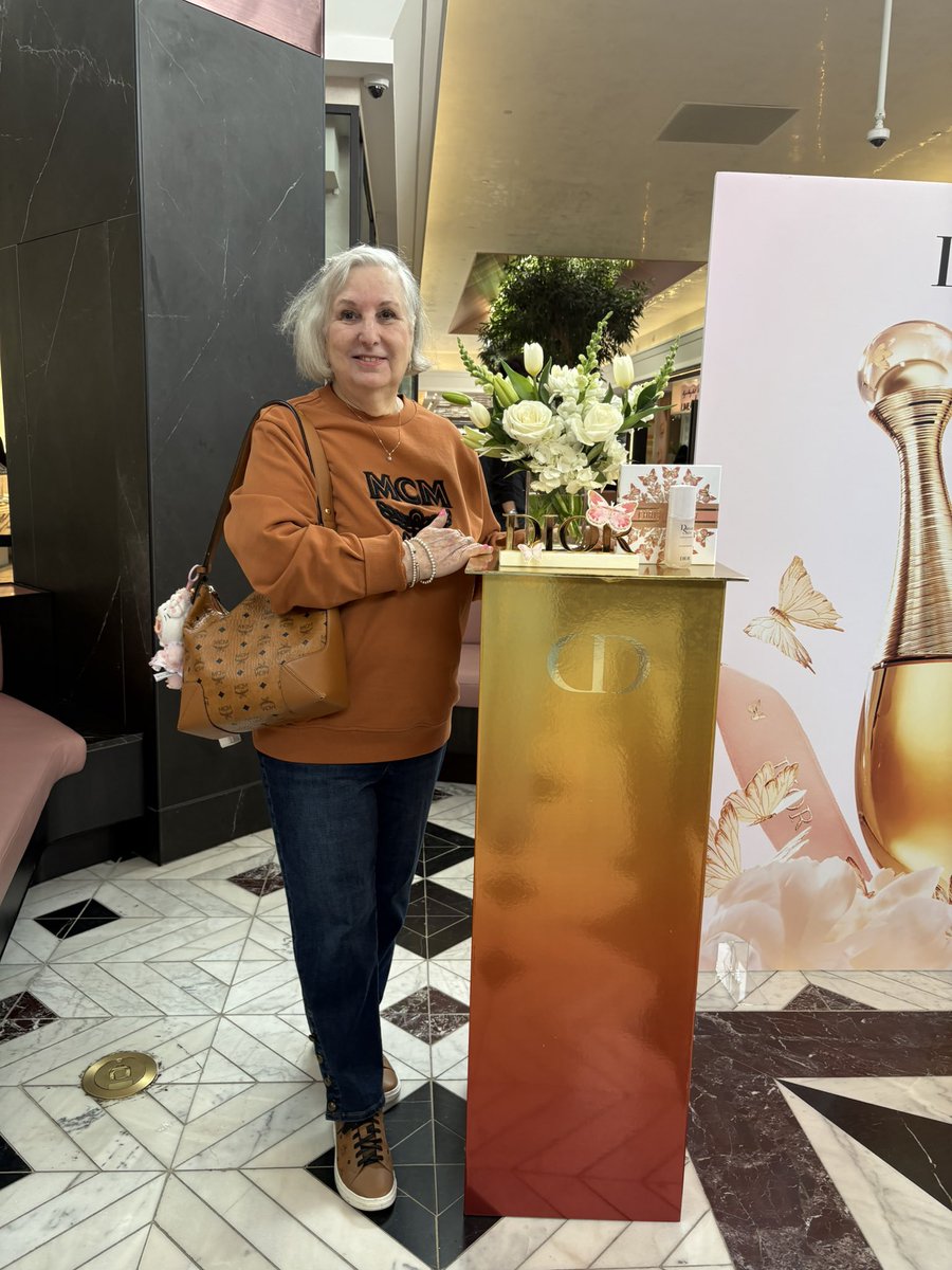 cookiegigan's tweet photo. I had such a good time at @ShopprsDrugMart Beauty Mingle Event and Dior Masterclass at @BVShops. So nice to see everyone and lots of fun. #shoppersdrugmart #beautymingle #diormasterclass #bayviewvillage https://t.co/GlABeKhRQq