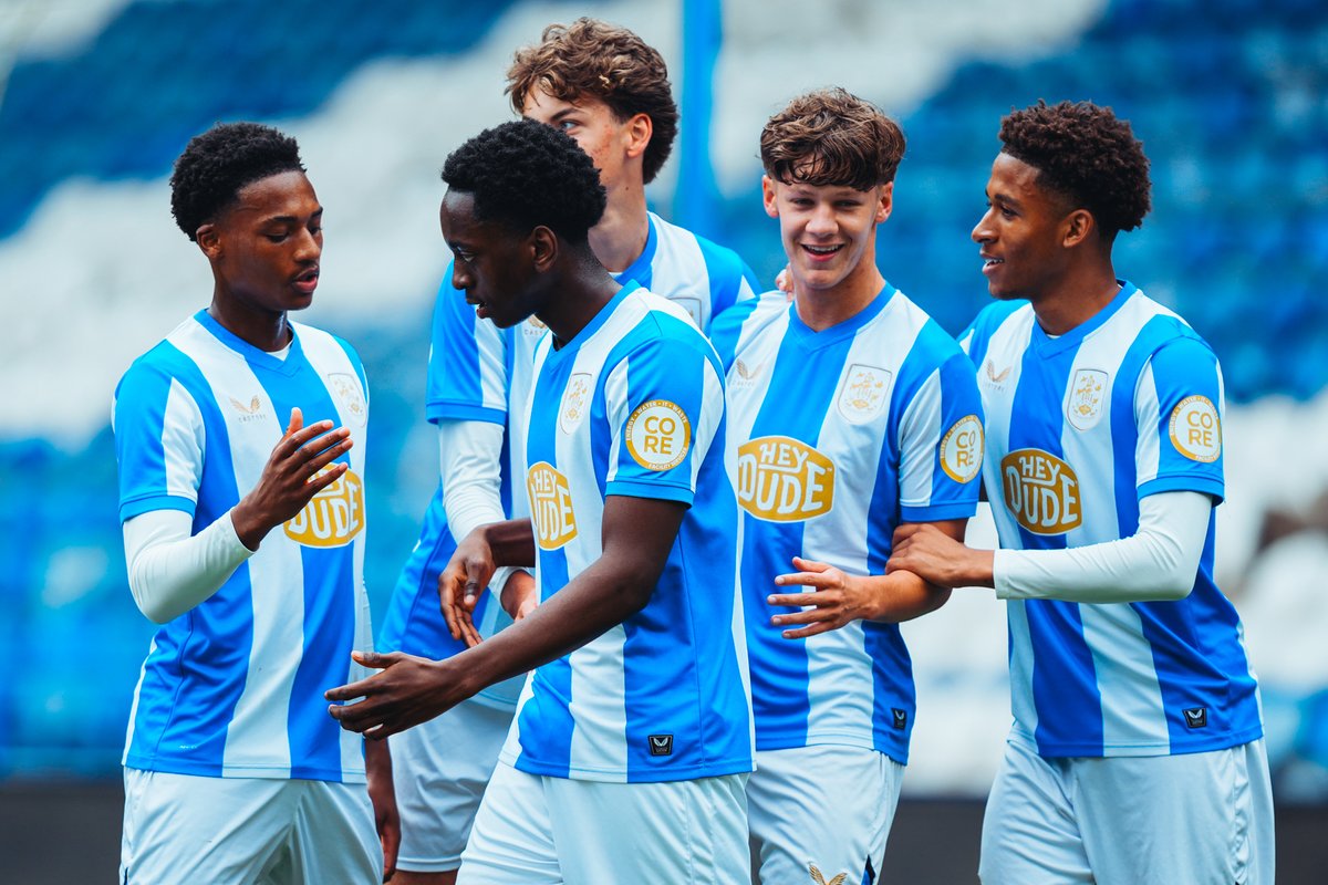 FT: #YoungTerriers 4-1 AFCB

An electric display extends our unbeaten run to 12 as we reach the PDL Play-Off Semi-Final! 💙

UTT 👏

#htafc