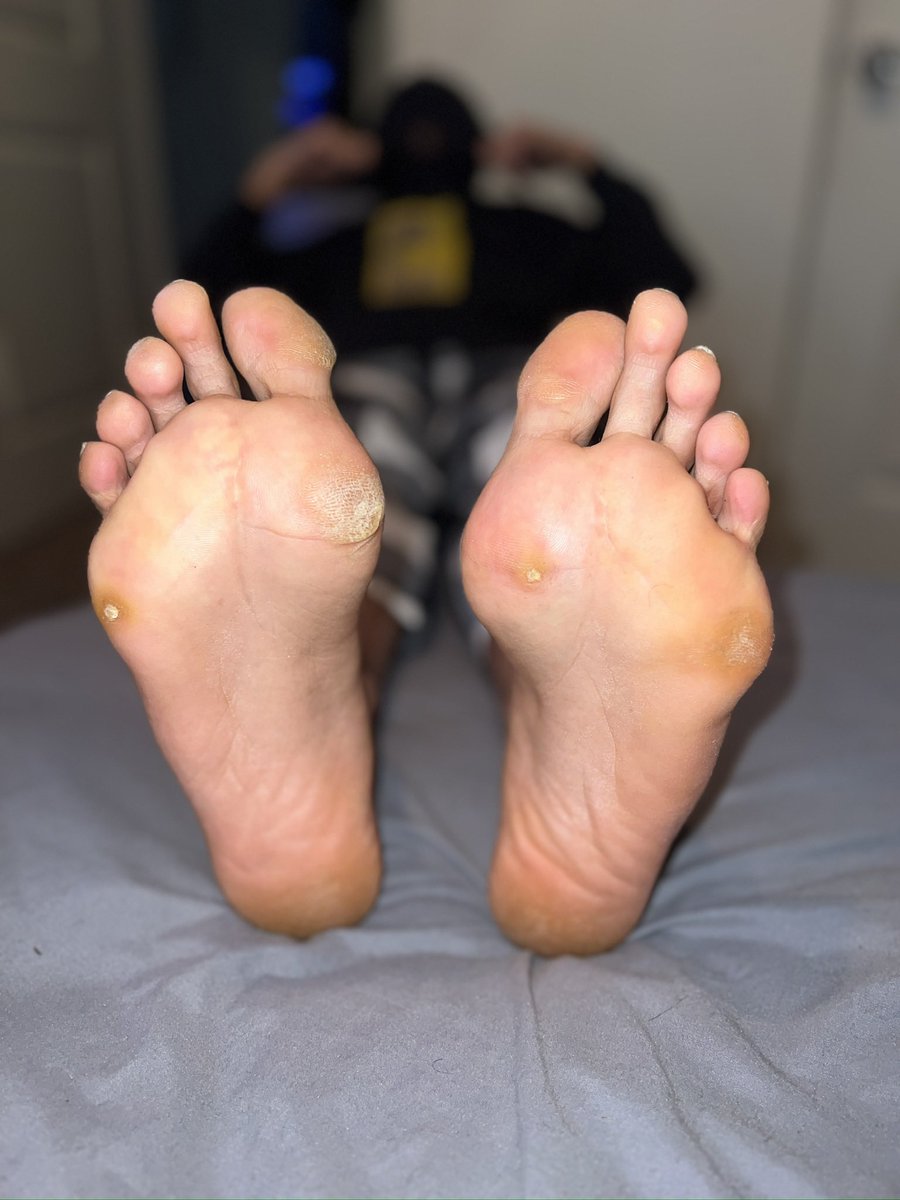KingBright247's tweet photo. Good morning feet lovers,

These soles need some TLC 😁🦶🏽👑 
#feet #alpha #findom https://t.co/lVRqwfE3qS