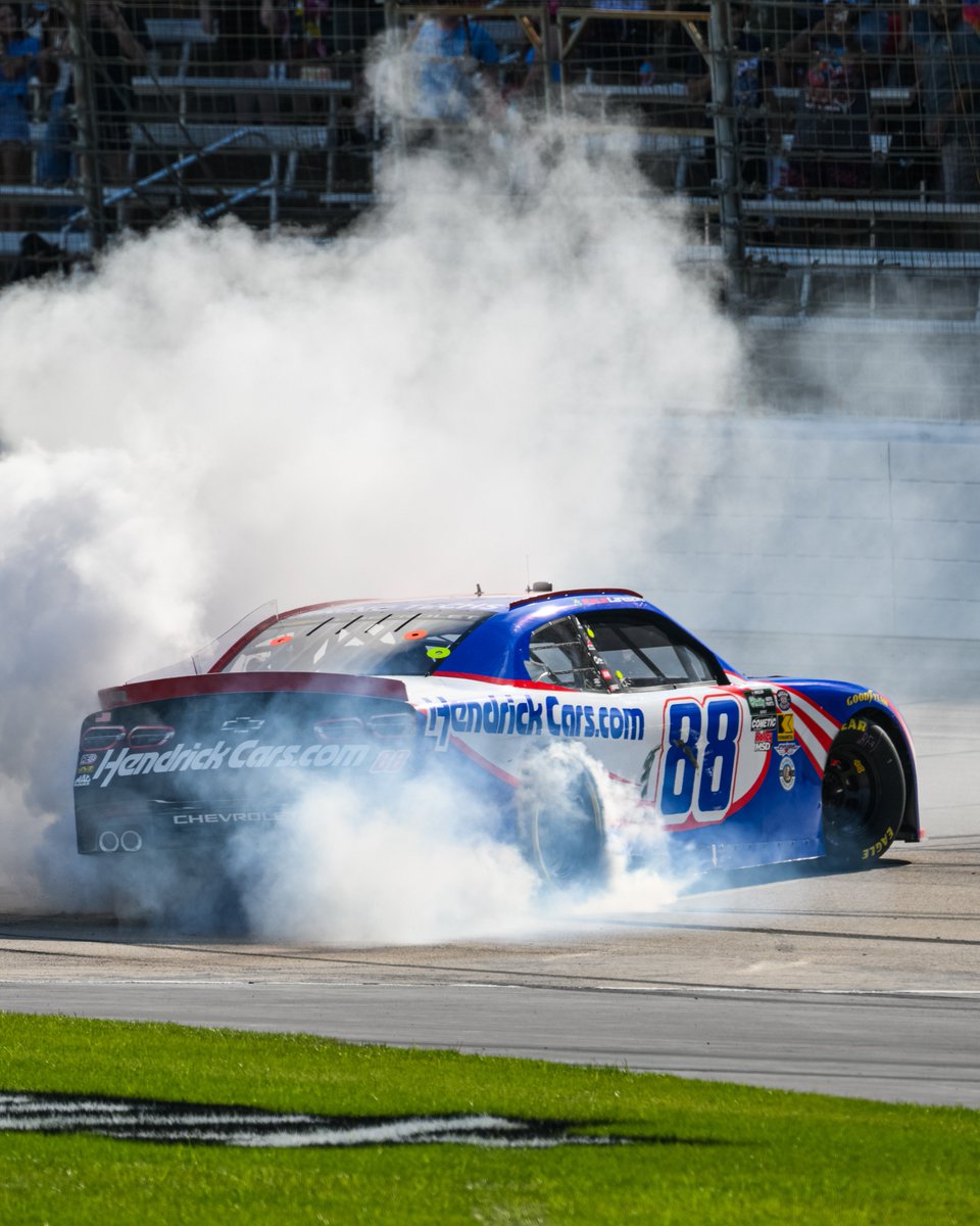 JR Motorsports tweet media