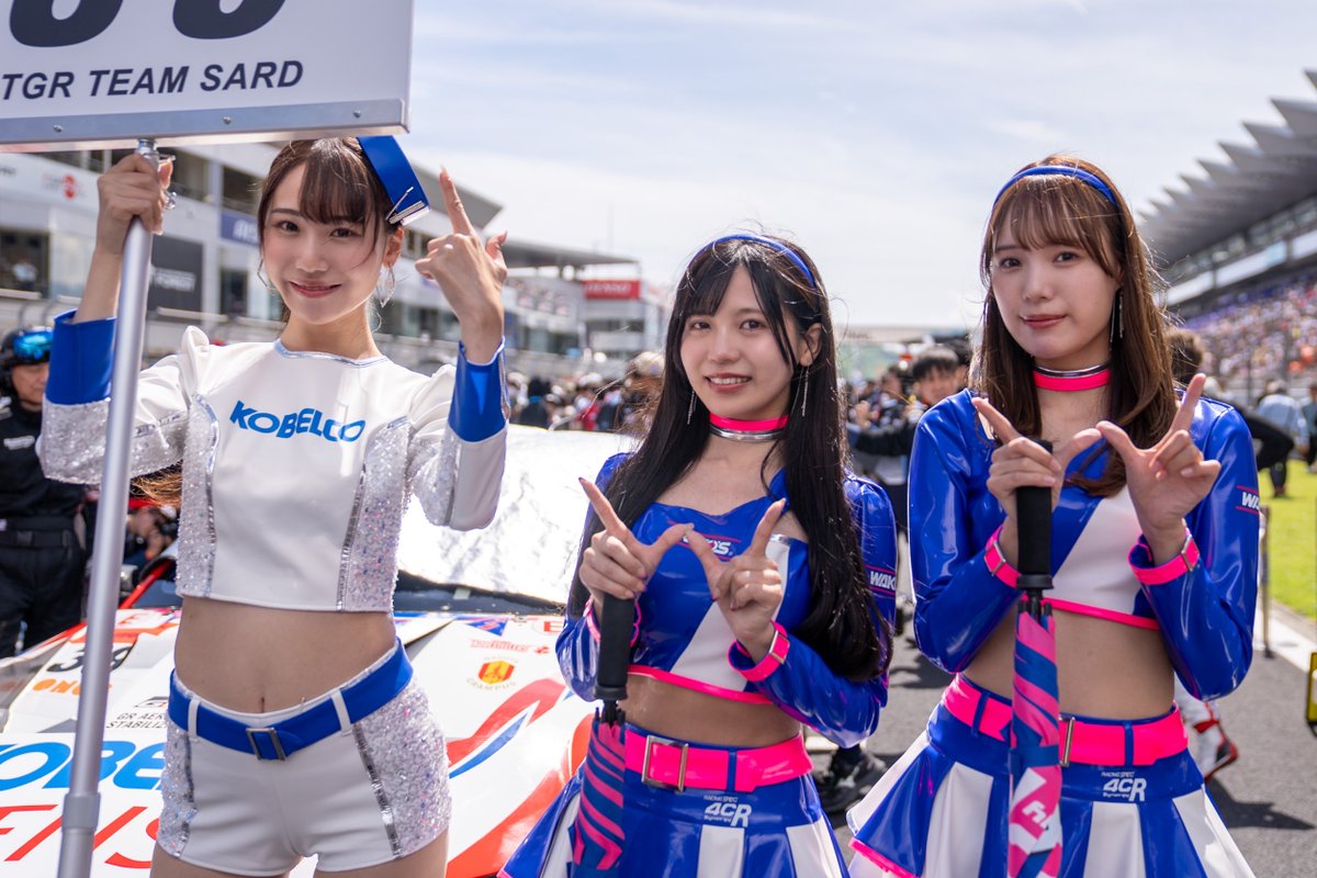 POTENZA_SUPERGT's tweet photo. SGT富士、スタート前のグリッド上での様子を一部ご紹介です！
サーキットを華やかに彩るレースアンバサダーの皆様にも是非ご注目下さい！！
No.3
#POTENZA #BRIDGESTONE #SUPERGT #SUPERGT2026 #FUJIGT3Hours https://t.co/31ld3K06vw