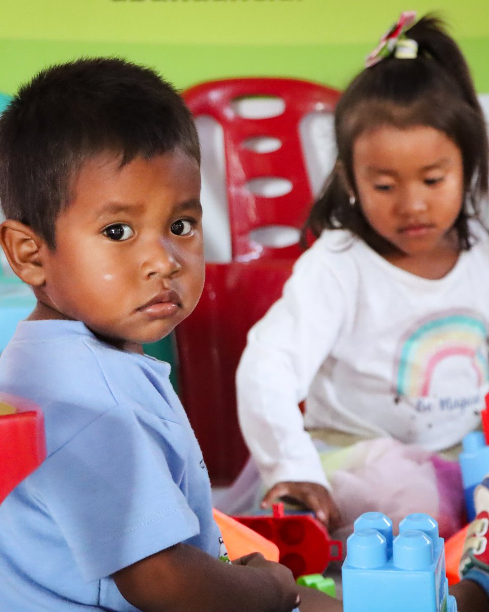 WorldVisionUSA's tweet image. Some strength is loud.
Some strength looks like this.

And when children are supported,
they don’t just get through the day—
they begin to dream beyond it. 🧡 

Help create more moments where children can grow, learn, and simply be. #HopeInAction #FaithInAction #ChildhoodMatters