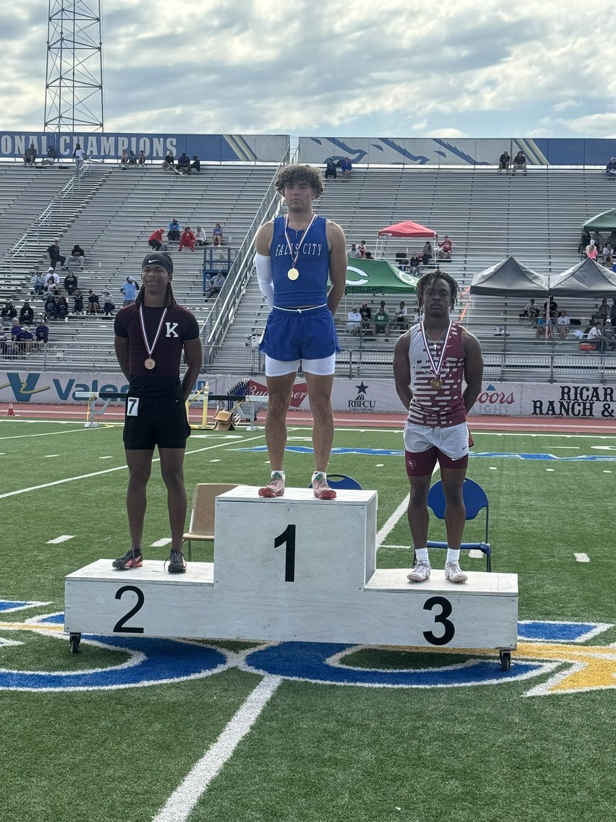 traesweed3's tweet photo. Season Recap - Track &amp; Field

100m District Champ (11.4)
100m Area Champ (11.3)
Regional Medalist (3rd place) - 100m dash (10.98PR)  Region 4-2a

I will be back next year!!!
@coach_edmonson @HT_RAISED @HTEAGLETRACK @Coach_Benham4 https://t.co/srVO9Trzoy