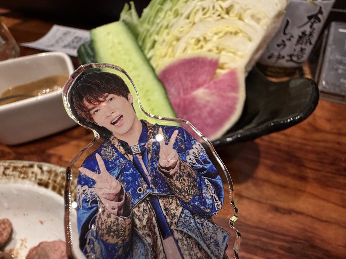 ゴ tweet media